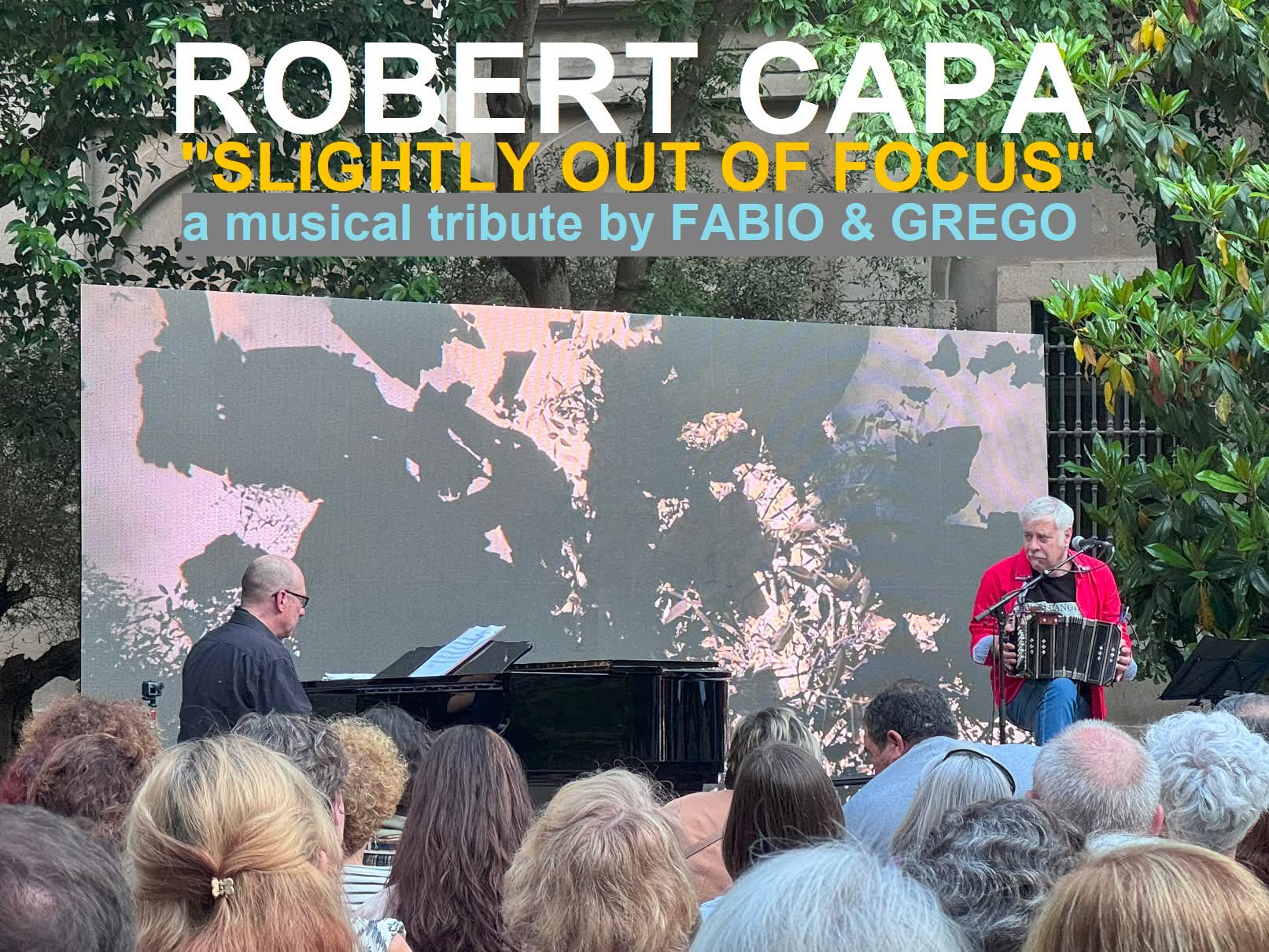 Fabio Turchetti on bandoneón and Grego at the piano before a projection, outdoor concert in Madrid