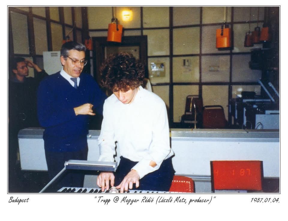 Grego at the keyboard with producer László Matz, Magyar Rádió, 1987